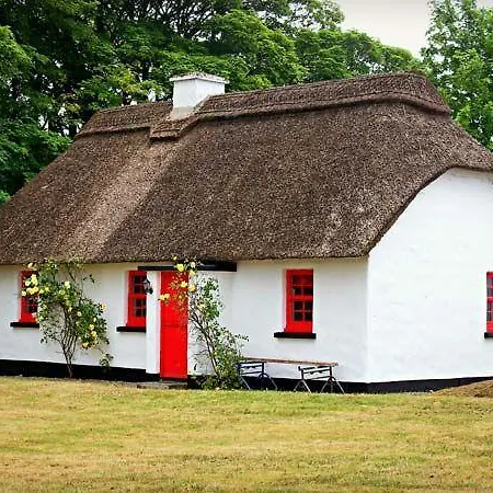 בית נופש No. 7 Tipperary Thatched Cottages *