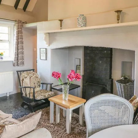 No. 7 Tipperary Thatched Cottages *